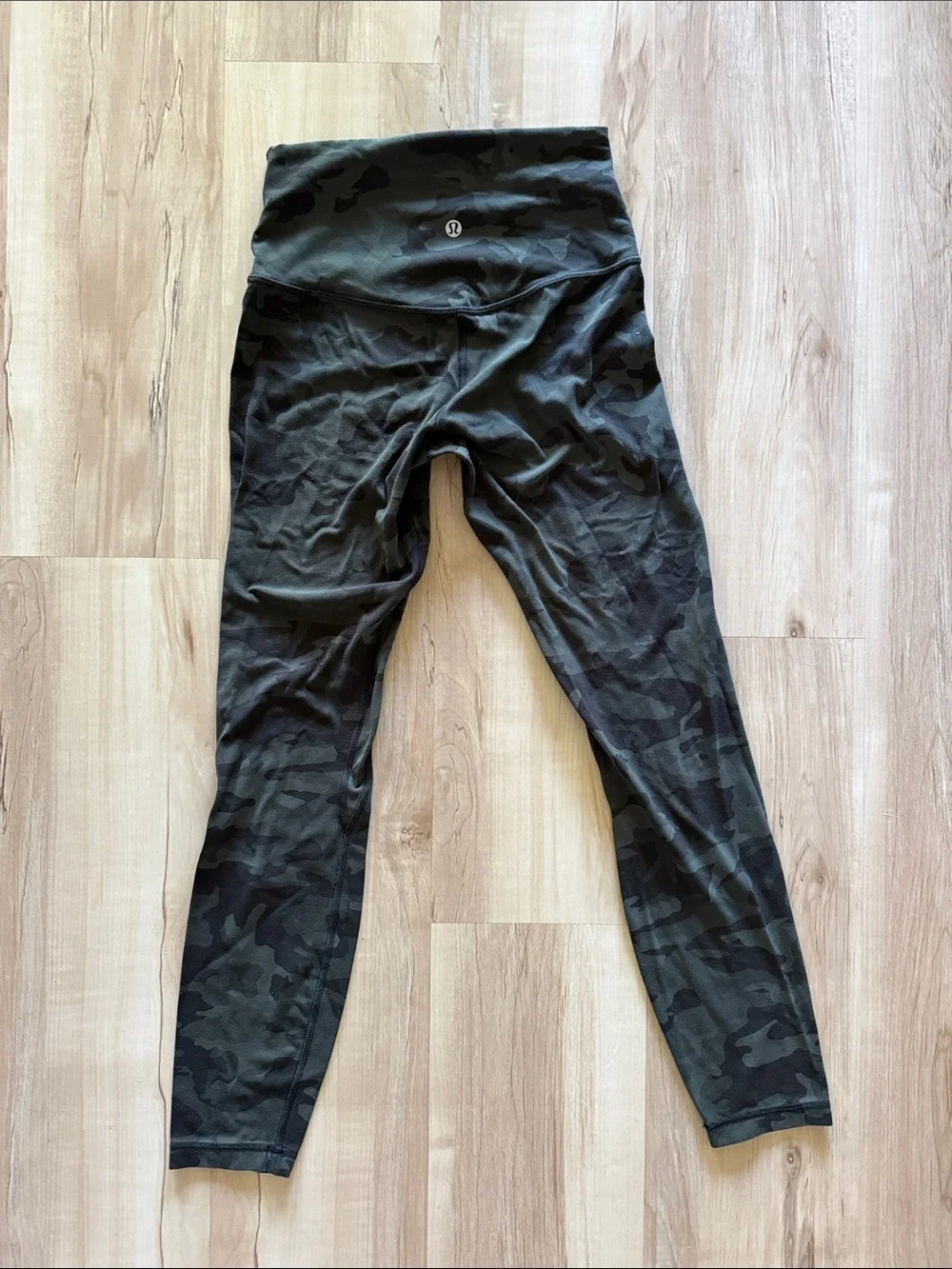 lululemon athletica Align Leggings in Dark Green Camo 25” length size 4 - Picture 1 of 4